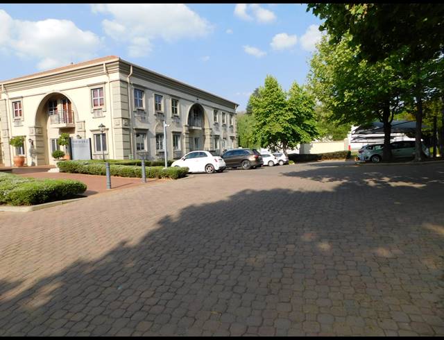 255M² OFFICE TO LET IN HYDE PARK